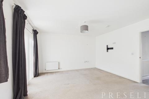 2 bedroom semi-detached house to rent, Glenfields Road, Haverfordwest, Pembrokeshire