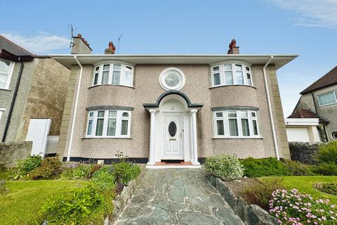 4 bedroom detached house for sale, Walthew Avenue, Holyhead, Anglesey, LL65