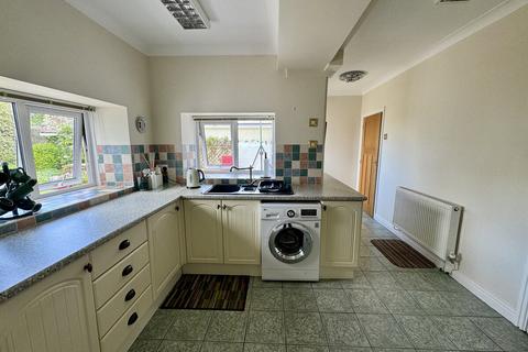 4 bedroom detached house for sale, Walthew Avenue, Holyhead, Anglesey, LL65