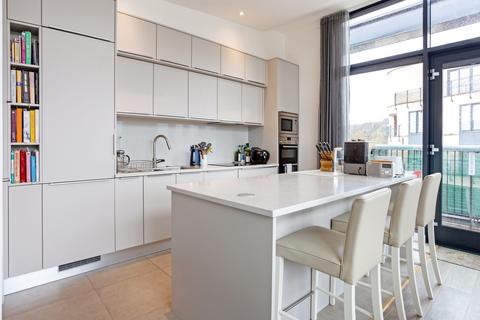 3 bedroom flat to rent, Highgate Longmead Terrace BA2