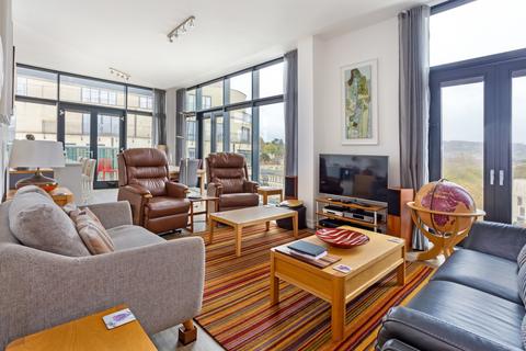 3 bedroom flat to rent, Highgate Longmead Terrace BA2