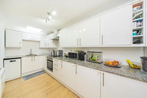 2 bedroom flat for sale, Kingston Road, London SW19