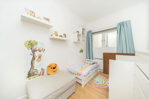 2 bedroom flat for sale, Kingston Road, London SW19