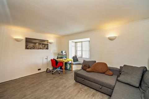 Studio for sale, Helmsdale Close, Hayes UB4