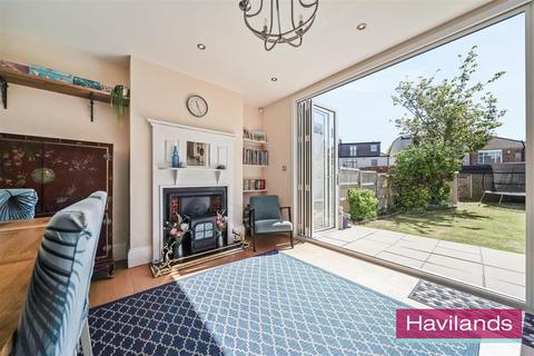 4 bedroom terraced house for sale, Sittingbourne Avenue, Enfield