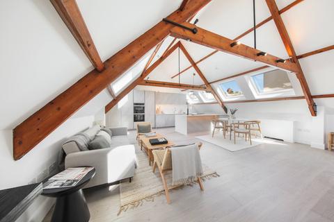 St. Dionis Road, SW6