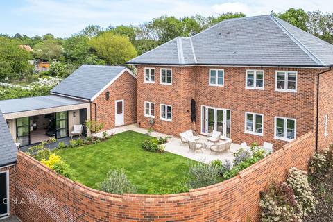5 bedroom detached house for sale, Mustard Way, Norwich NR14