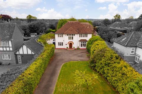 4 bedroom detached house for sale, Holtye Road, East Grinstead RH19