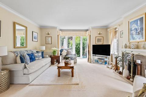 4 bedroom detached house for sale, Holtye Road, East Grinstead RH19