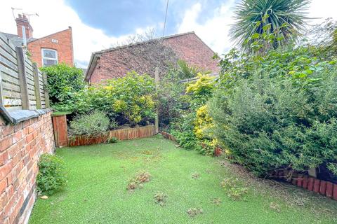 2 bedroom terraced house for sale, Bulwer Road, Leicester