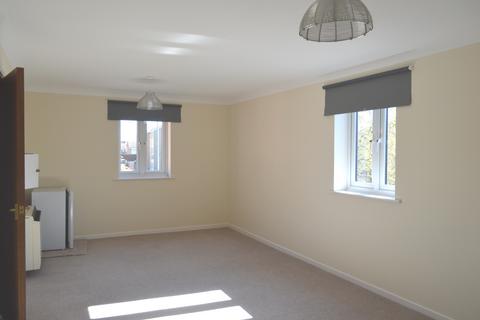 2 bedroom flat to rent, Canvey Walk, Chelmsford, Essex CM1