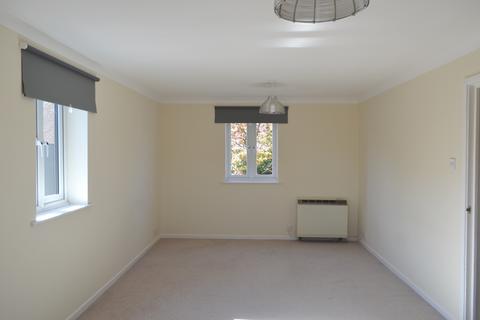 2 bedroom flat to rent, Canvey Walk, Chelmsford, Essex CM1