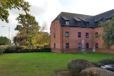 2 bedroom flat to rent, Canvey Walk, Chelmsford, Essex CM1