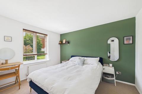 1 bedroom flat for sale, Aylsham Drive, Ickenham, UB10