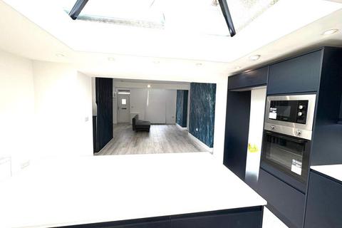 4 bedroom end of terrace house for sale, Gelli Road, Ton Pentre, Pentre, RCT, CF41 7AS