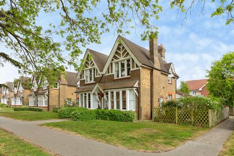 undefined, Thomas Barnardo Way, Barkingside, Ilford, IG6