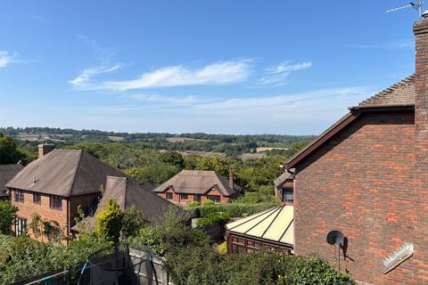 4 bedroom detached house for sale, Starrs Mead, Battle, TN33