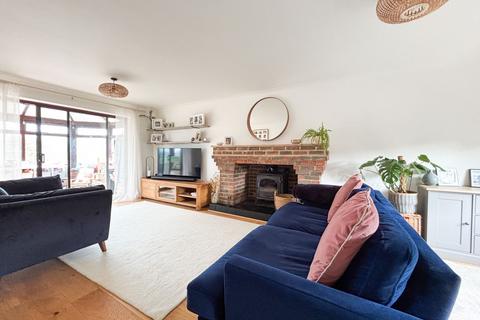 4 bedroom detached house for sale, Starrs Mead, Battle, TN33
