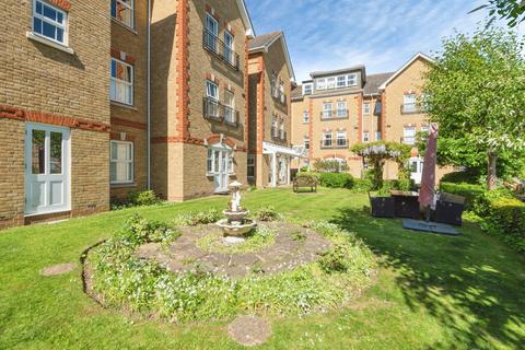 1 bedroom retirement property for sale, Draper Close, Isleworth, TW7