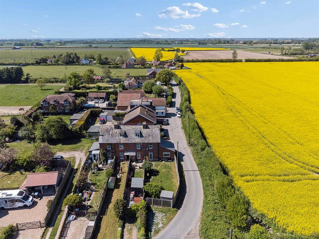 2 bedroom semi-detached house for sale in Canterbury