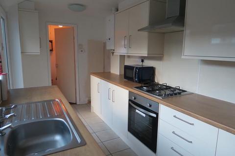 3 bedroom terraced house to rent, York Avenue, LINCOLN
