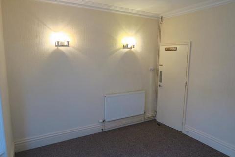 3 bedroom terraced house to rent, York Avenue, LINCOLN