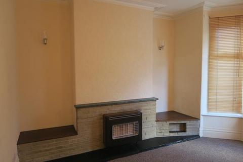 3 bedroom terraced house to rent, York Avenue, LINCOLN