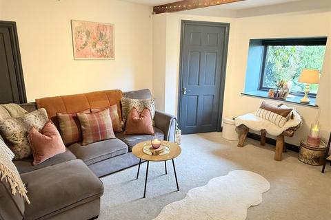 2 bedroom cottage for sale, Huddersfield Road, Mirfield WF14