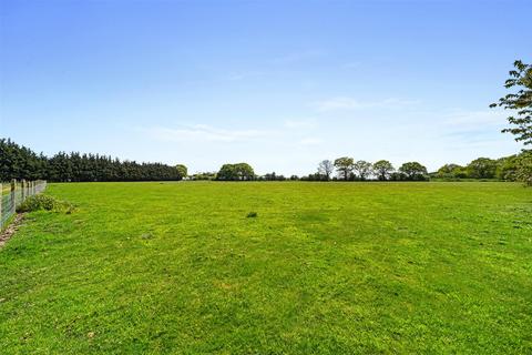 4 bedroom semi-detached house for sale, Harwich Road, Lawford, Manningtree