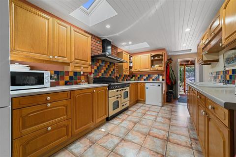 4 bedroom semi-detached house for sale, Harwich Road, Lawford, Manningtree