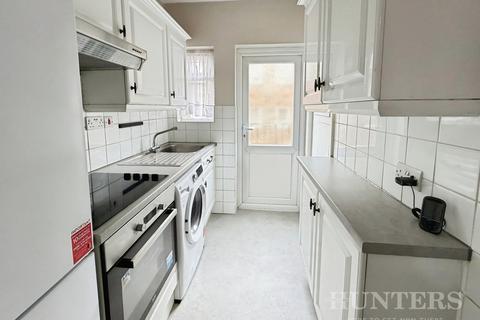 2 bedroom flat to rent, Croydon Road, Wallington, SM6 7NY