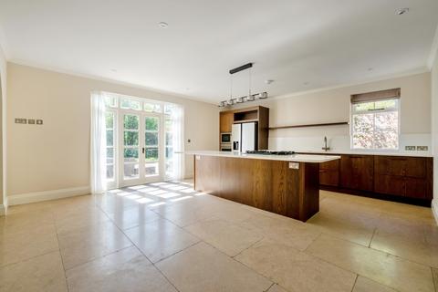 4 bedroom detached house to rent, Wentworth Drive Virginia Water GU25