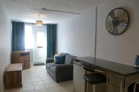 1 bedroom apartment to rent, Quantock Parade, BRIDGWATER, TA6