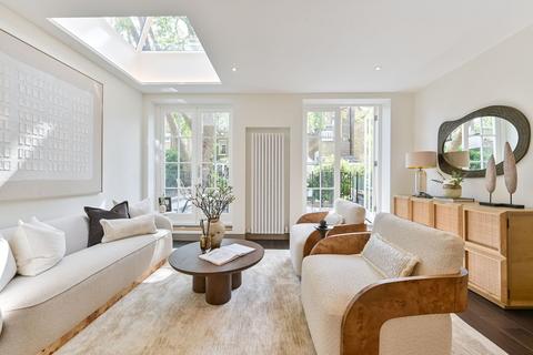 3 bedroom house for sale, Caroline Terrace, Belgravia, London, SW1W