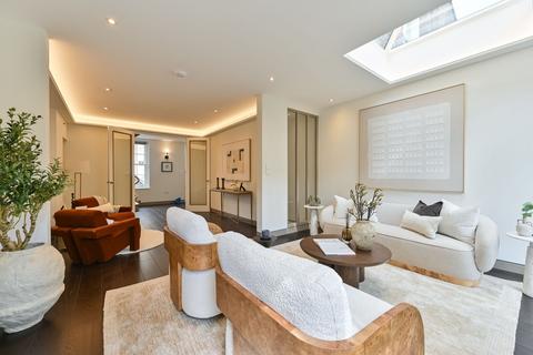 3 bedroom house for sale, Caroline Terrace, Belgravia, London, SW1W
