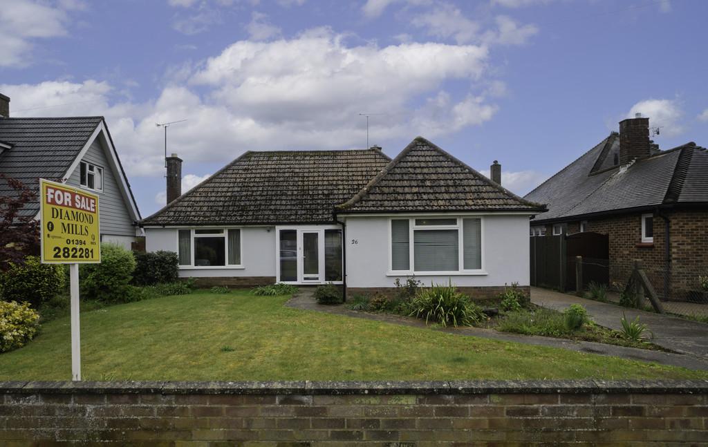 3 bedroom detached bungalow for sale in Felixstowe