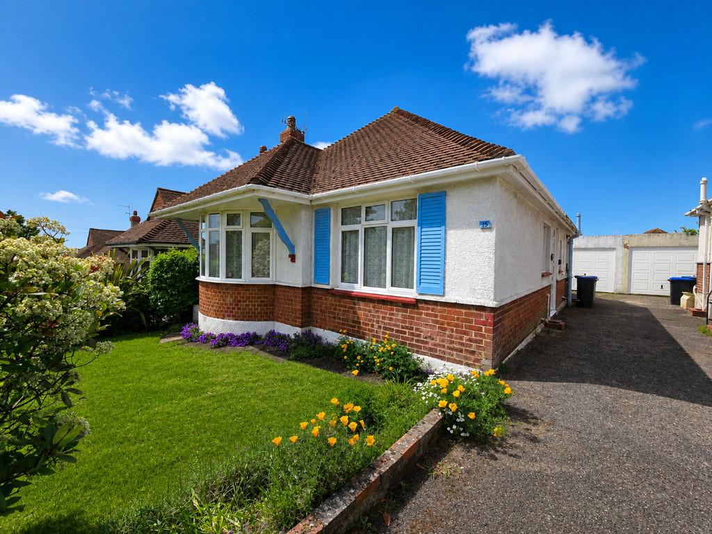 3 bedroom detached bungalow for sale in West Sussex