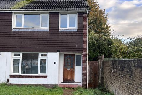 3 bedroom end of terrace house to rent, Claudeen Close, Southampton SO18