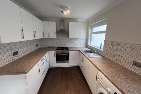 3 bedroom end of terrace house to rent, Claudeen Close, Southampton SO18