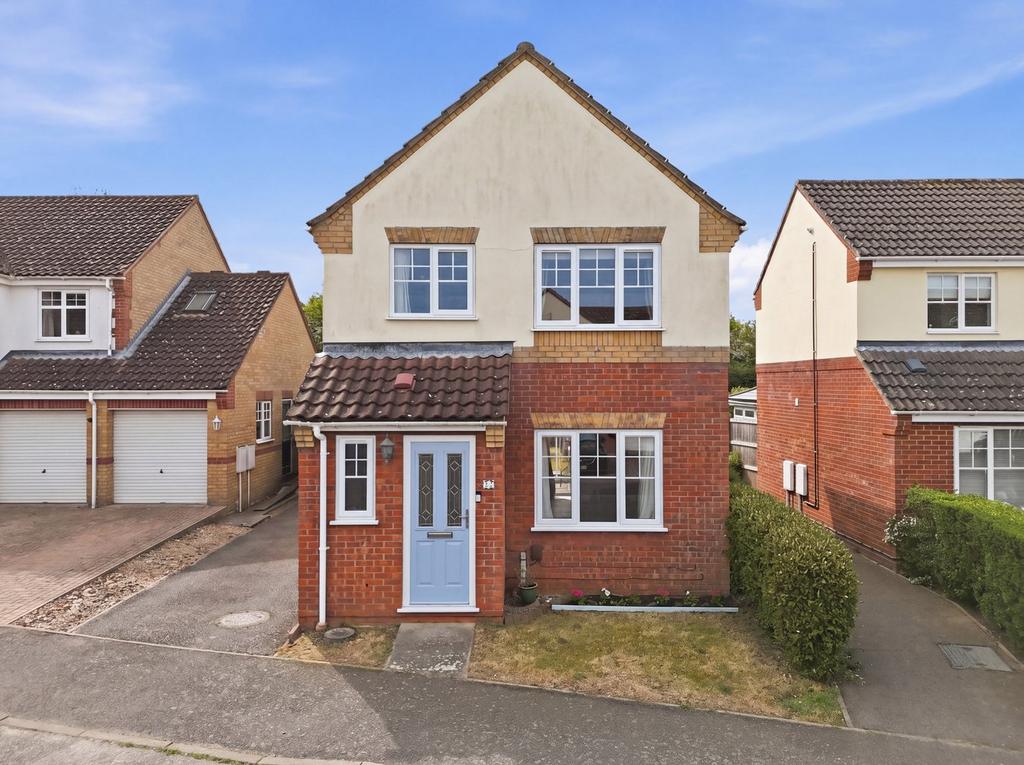 3 bedroom detached house for sale in Rushmere St Andrew, Ipswich