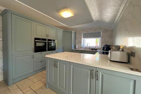 4 bedroom detached bungalow for sale, Heads Nook, Brampton