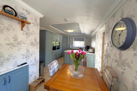 4 bedroom detached bungalow for sale, Heads Nook, Brampton