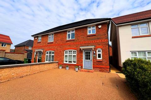 3 bedroom semi-detached house for sale, Spinningfield Close, Manchester M46