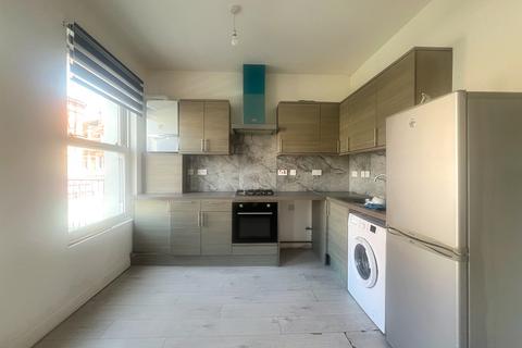 2 bed flat/apartment for rent in Birchett Road, Aldershot GU11