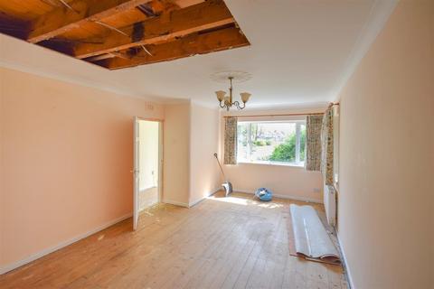 2 bedroom detached house for sale, North Park Drive, Kettering NN16