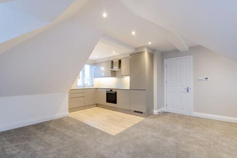 2 bedroom flat to rent, Northampton Road, Croydon, CR0