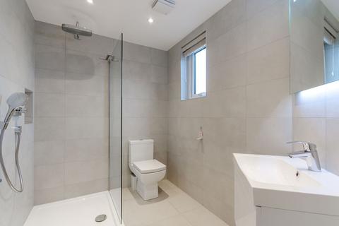 2 bedroom flat to rent, Northampton Road, Croydon, CR0