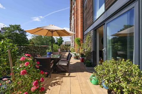 undefined, Great West Road, London W6