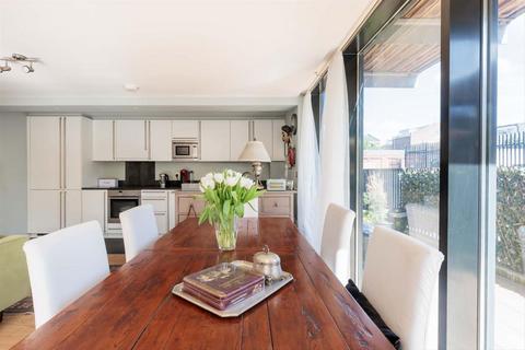 undefined, Great West Road, London W6
