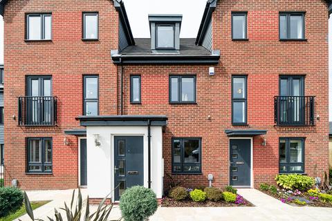 3 bedroom terraced house for sale, Plot 260, The Saunton at Persimmon @ Valley Park, Valley Park, Eskdale Drive OX11